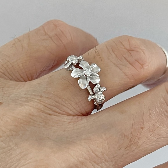 Sterling Silver Turtles and Plumeria Ring, Silver Rings, Hawaii Flower Jewelry - Picture 11 of 11